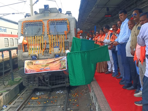 850 श्रद्धालुओं का जत्था