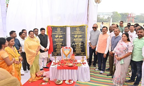 महिलाओं और ग्रामीण युवाओं पर फोकस