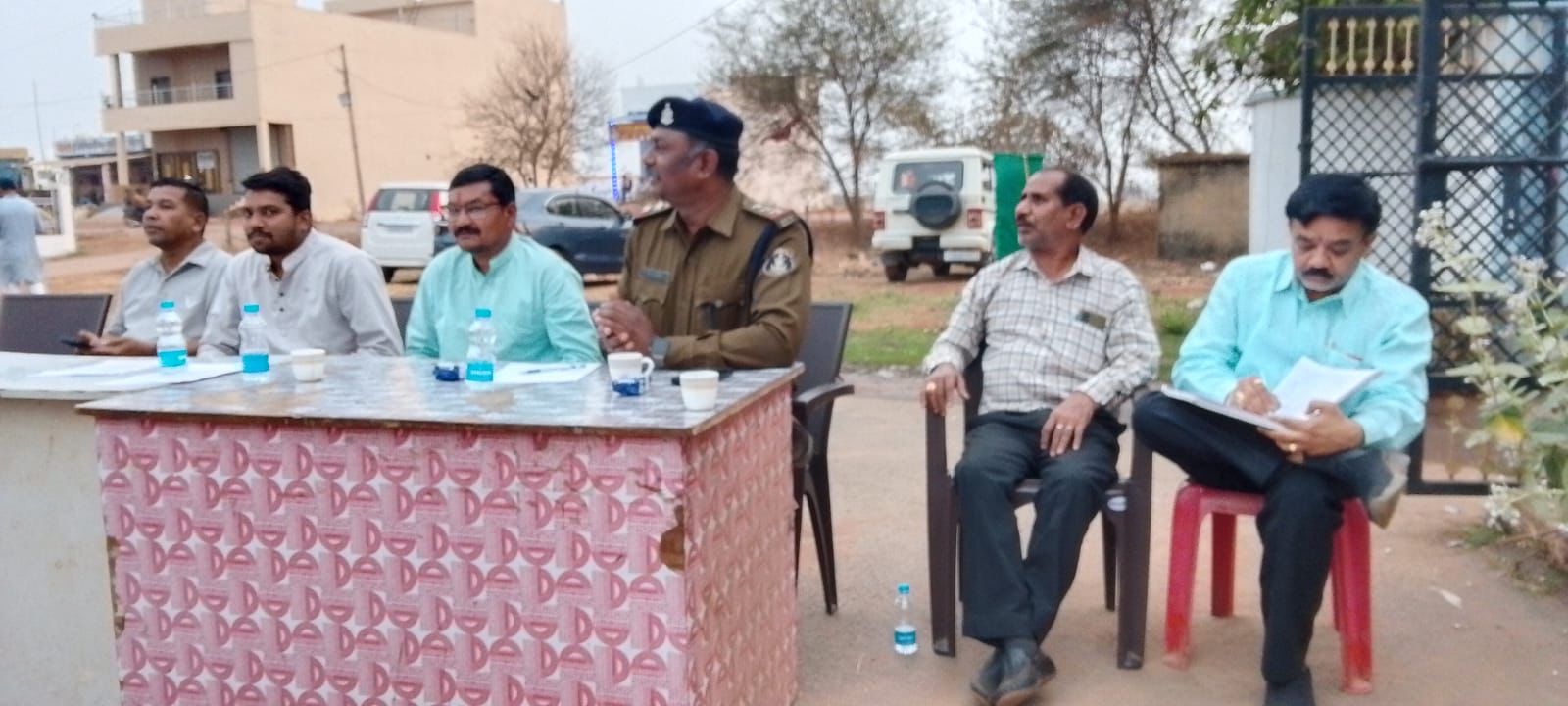 खरोरा पुलिस द्वारा शांति समिति की बैठक आयोजित