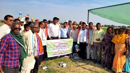 कृषि विभाग ने किसानों को भ्रमण कराया