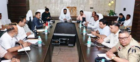 सड़क सुरक्षा समीक्षा में जिलाधिकारी के निर्देश