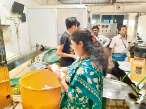 भीषण गर्मी में सड़ा-गला खाना बेचने वालों पर सख्ती