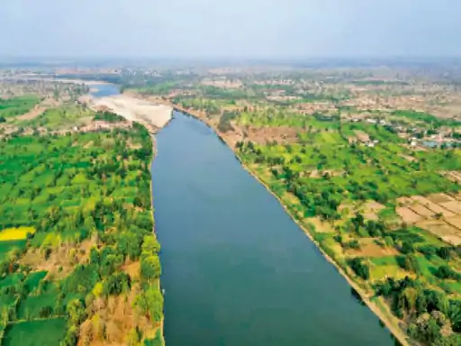 शराब फैक्ट्री की गंदगी से नदी प्रदूषित