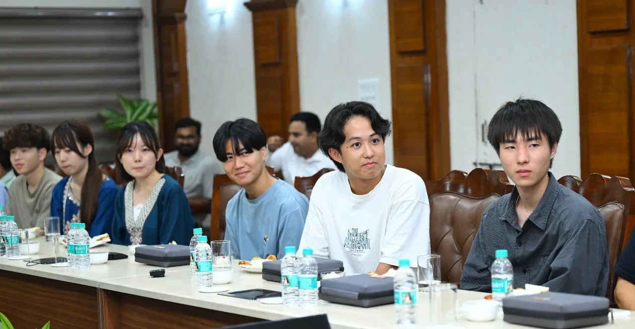 मुख्यमंत्री विष्णु देव साय से जापान की एहिमे यूनिवर्सिटी के छात्र प्रतिनिधिमंडल ने की सौजन्य मुलाकात